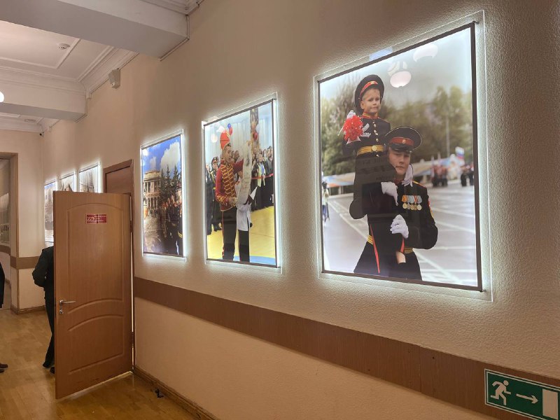 А вот и с подсветкой стенды в Суворовском закончили — фото 2