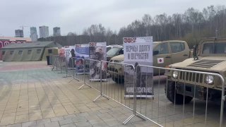 Стойки для выставки трофейной техники. Сварили, покрасили, обтянули